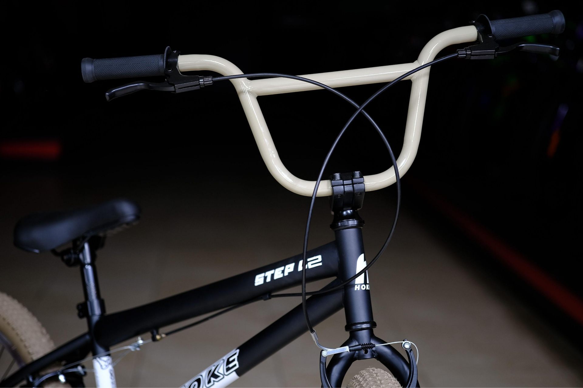 Жесткая стальная вилка HOKE BMX Step L2 матовый чёрный